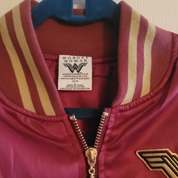 Wonder Woman Logo Bomber Jacket by Bioworld Womens Size L - Picture 6 of 6